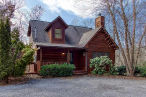 Point Of View - Spacious 2 Bedroom With a Loft Just off Glades Road cabin